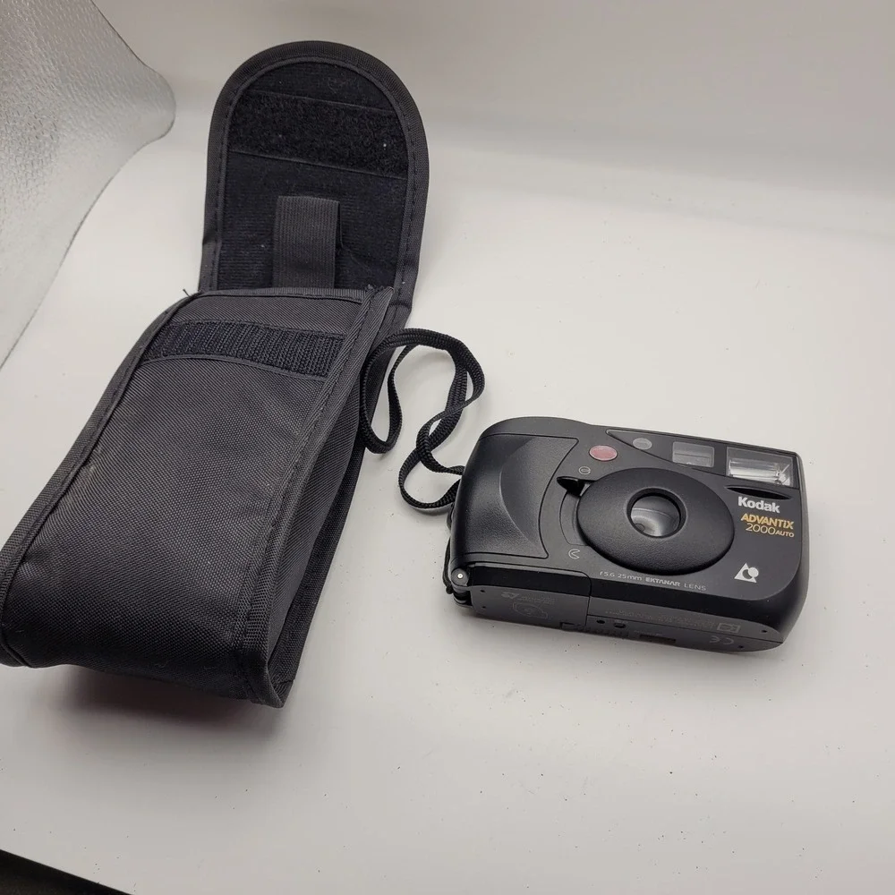 Kodak Advantix 2000 Auto APS Film Camera 25mm Ektanar Lens with Case and Manual